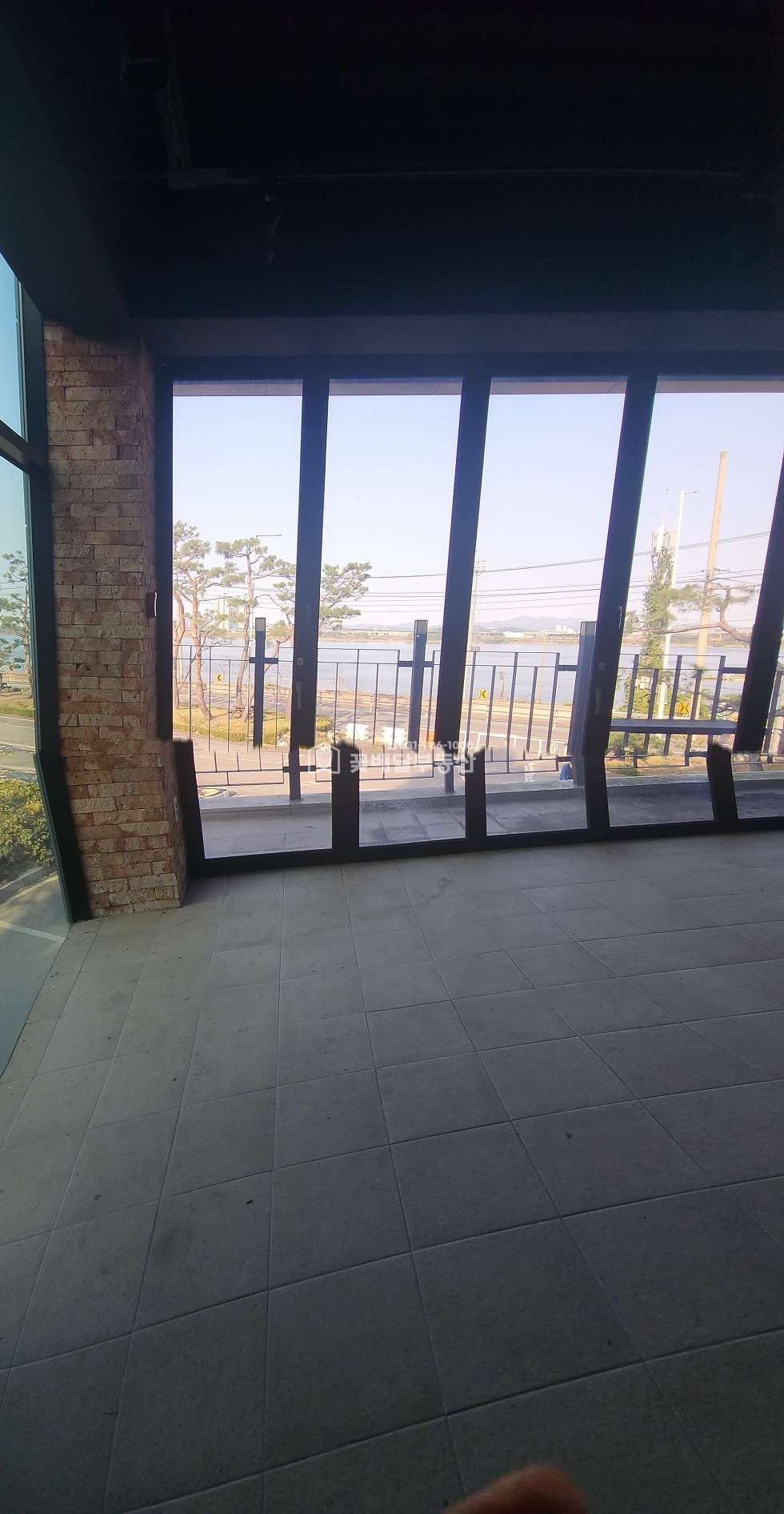 경기 김포시 고촌읍 신곡리 한강변주말예식장 빵카페,전문식당,넓은주차장 1층필로티 월세 매물번호 10348 사진 15