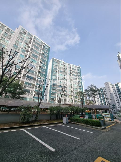 경기 김포시 고촌읍 신곡리 106동 [김포꽃배달부동산] 김포 고촌읍 오룡마을한화아파트 106동 104호 49평형 아파트 월세 월세 매물번호 10225 사진 1